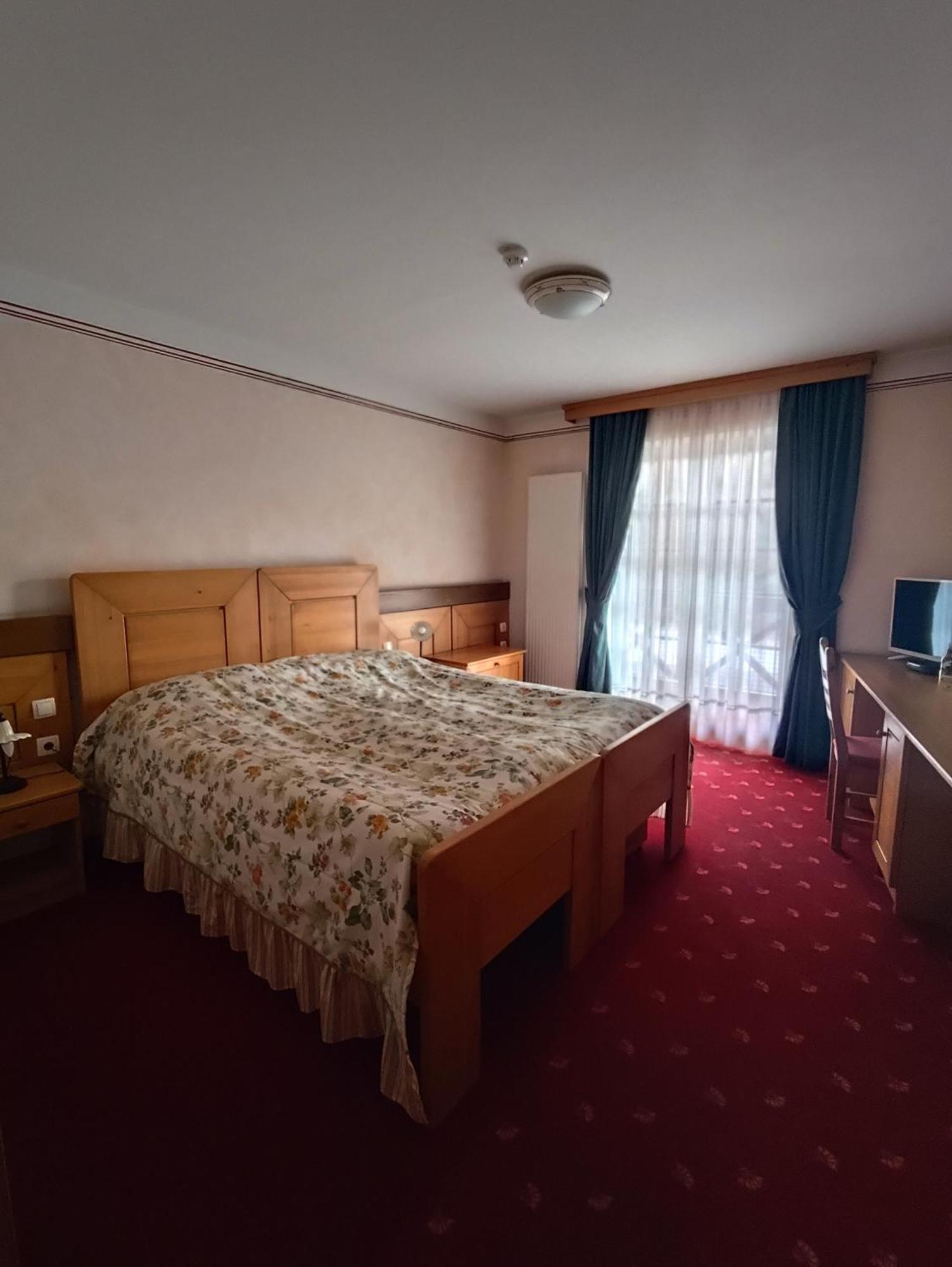 Hotel In Restavracija Pod Roglo Зрече Екстер'єр фото